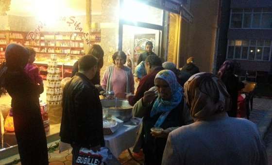 Derde Deva Şifa Evi'nden Müşterilerine Aşure İkramı