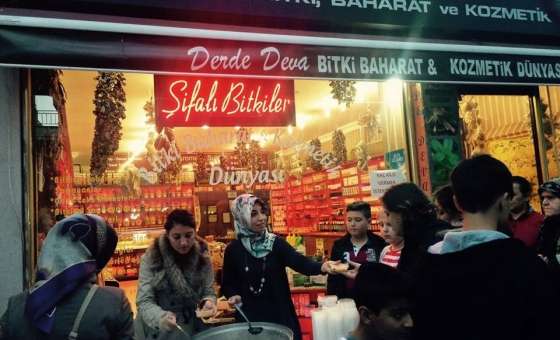 Derde Deva Şifa Evi'nden Müşterilerine Aşure İkramı