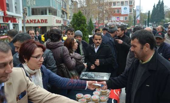 Mhp Aşure Dağıttı