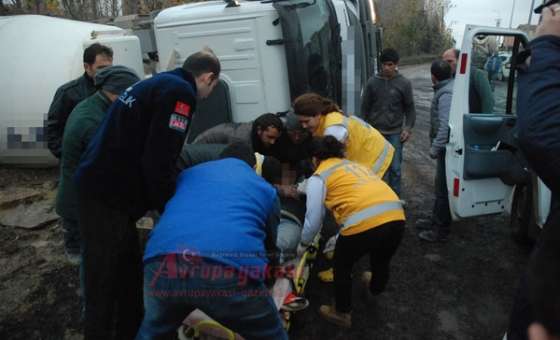Beton Mikseri Devrildi Sürücüsü Yaralandı