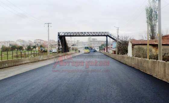 Çorlu Belediyesi Fatih Caddesi`ni Asfaltladı