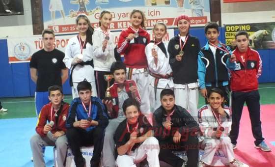 Deniz Şehitleri Tekvando Turnuvasına Katılan Dorukspor Başarılarına Yenilerini Ekledi