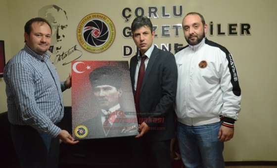 Efe Müdür'den Çorlu Gazeteciler Derneği'ne Ziyaret