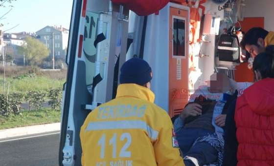 Otomobil Bisikletli Yaşlı Adama Çarptı 1 Yaralı