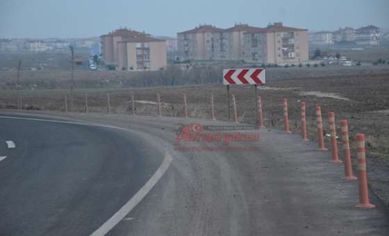 Kaza Virajı Tehlike Saçıyor
