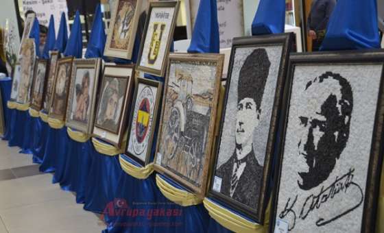 Çorlu Halk Eğitimi Merkezi'nden Hayat Bir Mozaik Sergisi