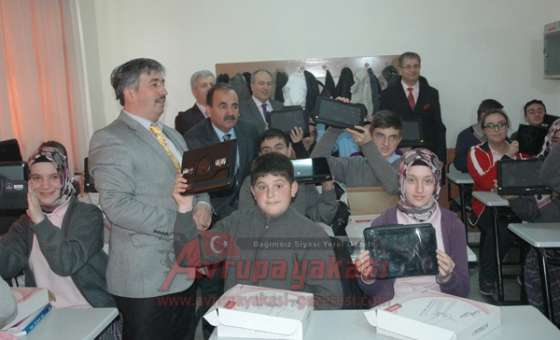 Türkiye`de Pilot Olarak Seçilen 102 Okuldan 2`si Çorlu`dan