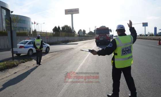 Bölge Trafik Ekipleri Kontrollerini Sürdürüyor