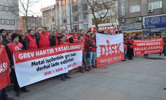 Metal İşçileri Çorlu'da Grev Eylemi Yaptı