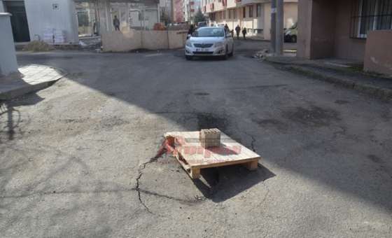 Yol Çökmesine Paletli Önlem