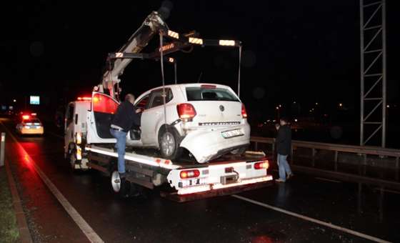 Tekirdağ'da Otomobil Direğe Çarptı: 1 Yaralı