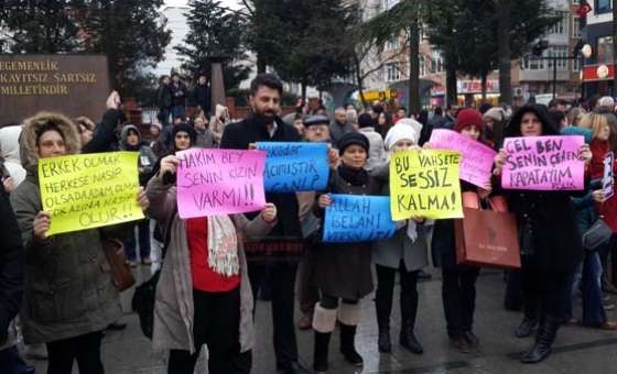 Çorlu'da Kadınlardan Özgecan Yürüyüşü