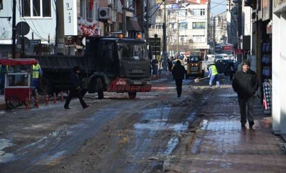 Su Patlağı Trafiği Felç Etti