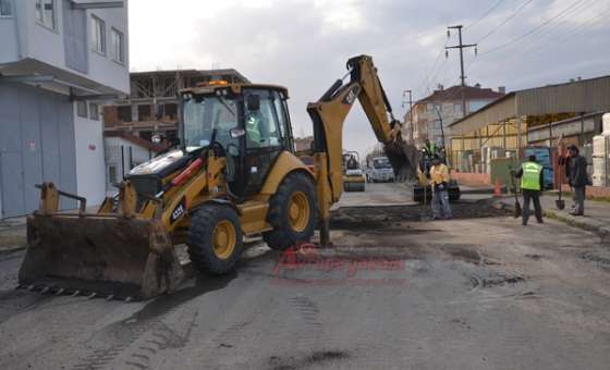 Çorlu Belediyesi'nden Yollara Onarım
