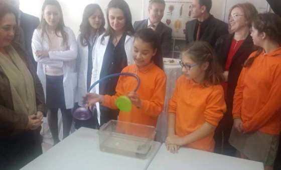 Total Eğitime Destek Projesi Ile Çorlu`da Fen Ve Teknoloji Sınıfı Açtı