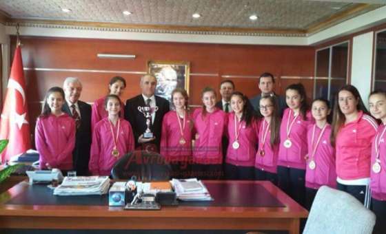 Şampiyon Sporculardan Kaymakam Kılıç`a Ziyaret