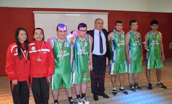 Başarılı Sporcular Ödüllendirildi