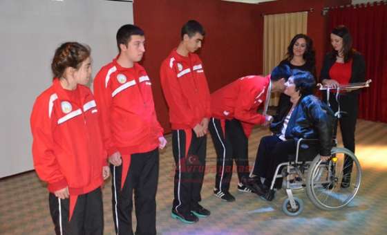 Başarılı Sporcular Ödüllendirildi