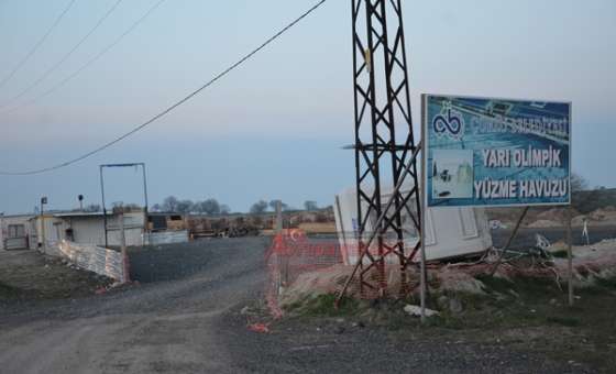 Yarı Olimpik Havuz İnşaatı Devam Ediyor