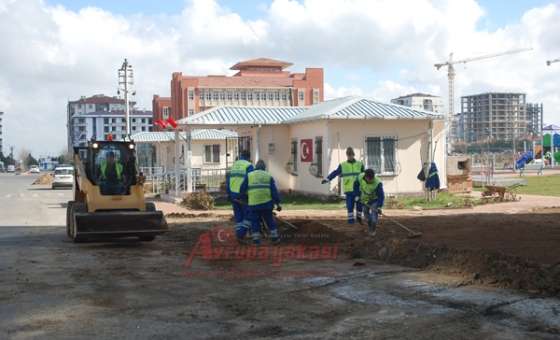 Park Ve Bahçeler Müdürlüğü Ekiplerinden Çevre Düzenlemesi