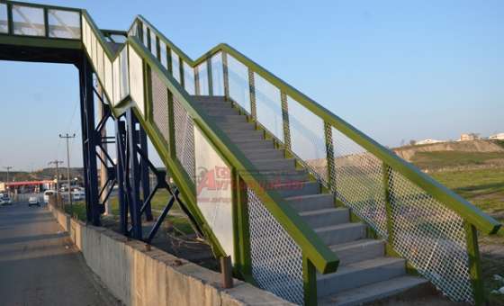 Üstgeçit Boyandı
