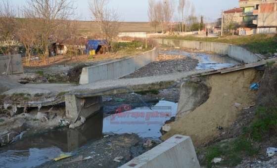 Eğreti Köprü