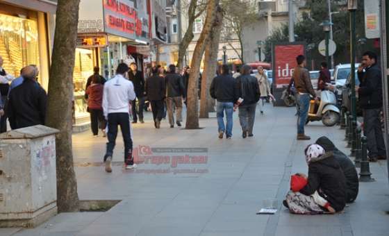 Şimdi De Kaldırımları İşgal Ettiler