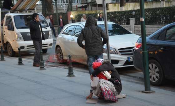 Şimdi De Kaldırımları İşgal Ettiler