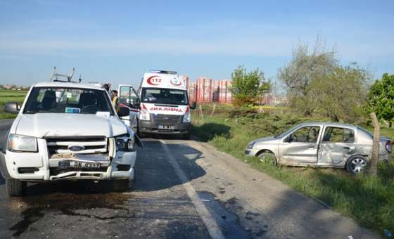 Çorlu'da Kaza; 3 Yaralı