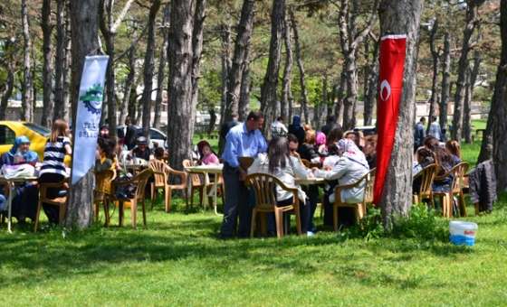 Ergene Belediyesi Personeli, 1 Mayıs'ı Piknikte Kutladı