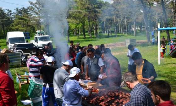 Ergene Belediyesi Personeli, 1 Mayıs'ı Piknikte Kutladı