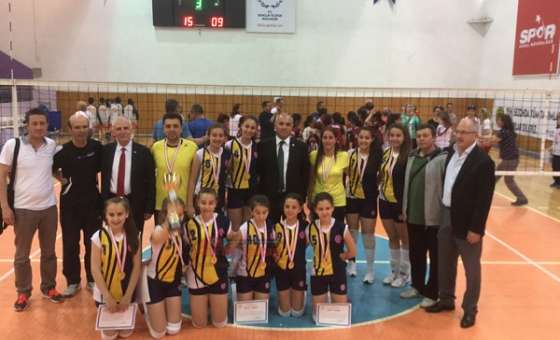 Serpicioğlu'nun Kızları Türkiye Şampiyonu Oldu