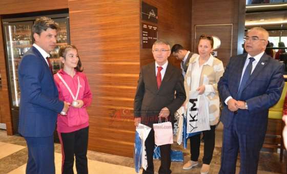 Çorlu Belediyesi Şampiyon Sporcuları Ödüllendirdi
