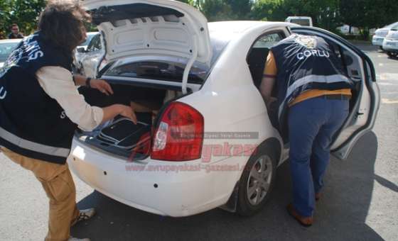 Çorlu Polisi Büfe Hırsızlarını Suçüstü Yakaladı