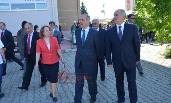 Vali Salihoğlu Endüstri Meslek Lisesi İnşaatını İnceledi