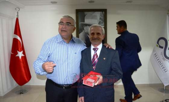 Tekirdağ Büyükşehir Belediyesi`nden Çorlulu Muhtarlara Akıllı Telefon