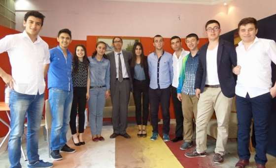 Endüstri Meslek Lisesi Öğrencileri Dokuz Canlı Adlı Tiyatro Oyununu Sahneledi