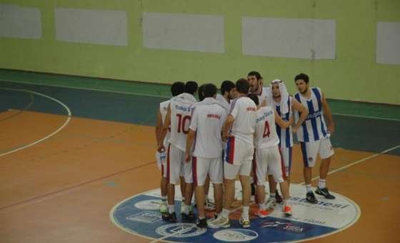 Genç Kalan Yaşlılar Spor Yapıyor