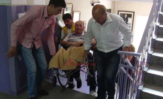 Oyunu Kullanmaya Ambulansla Gitti