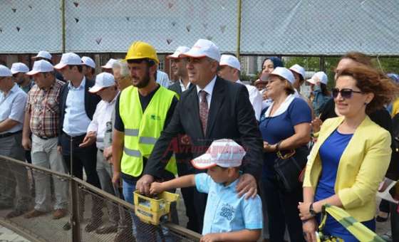 Pinhas Ortaokulu Kapalı Spor Salonu Temeli Atıldı