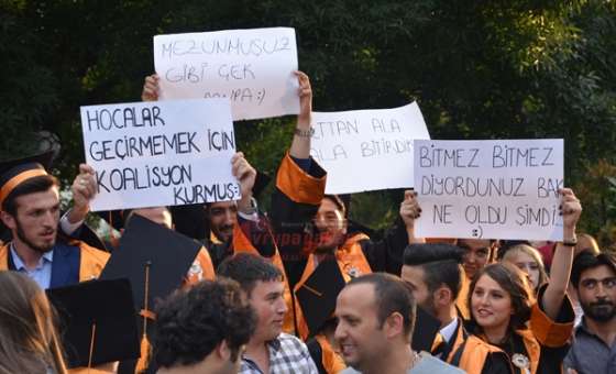 Öğrencilerin Esprileri Dövizlere Yansıdı
