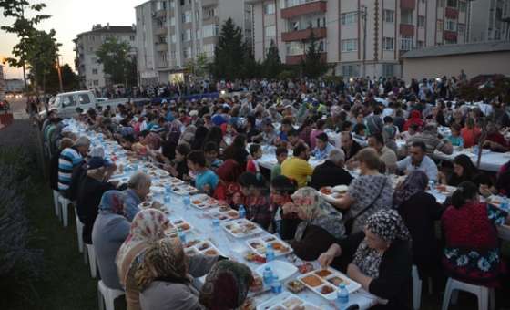 Çorlu Tso Aşevinde İftar Yemeği Verdi