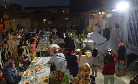 Keskin Ailesinden İftar Yemeği