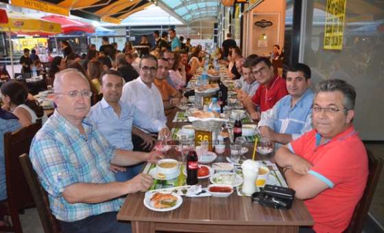 Peryön'den İftar Yemeği
