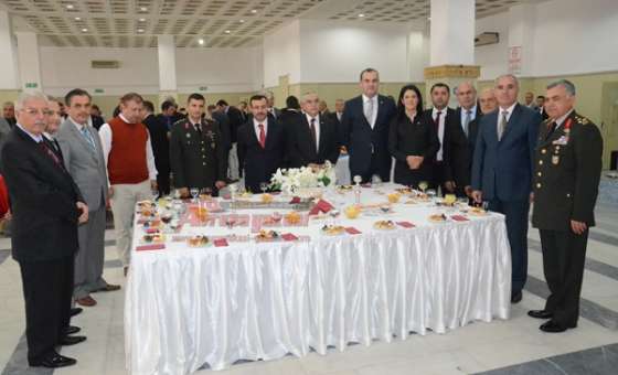 Bayramlaşma Bu Yıl Tarihi Binada 
