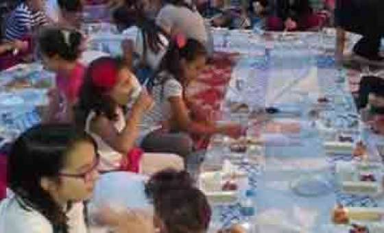 Kız Kur`an Kursu Öğrencileri İftarda Buluştu