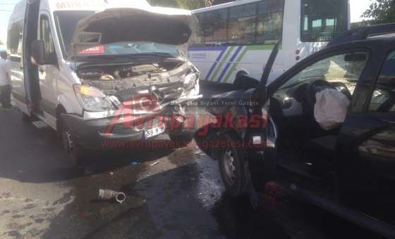 Hatalı Sollama Kazayı Getirdi; 5 Yaralı