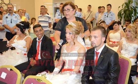 21 Çift Dünya Evine Girdi