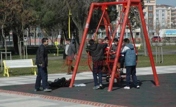 Son Cemre Düştü Parklar Doldu Taştı