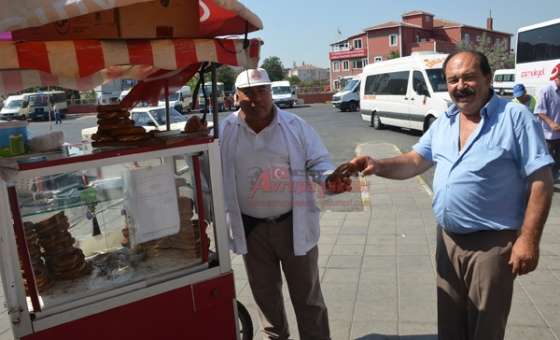 Otogarın Simitçi Amcası
